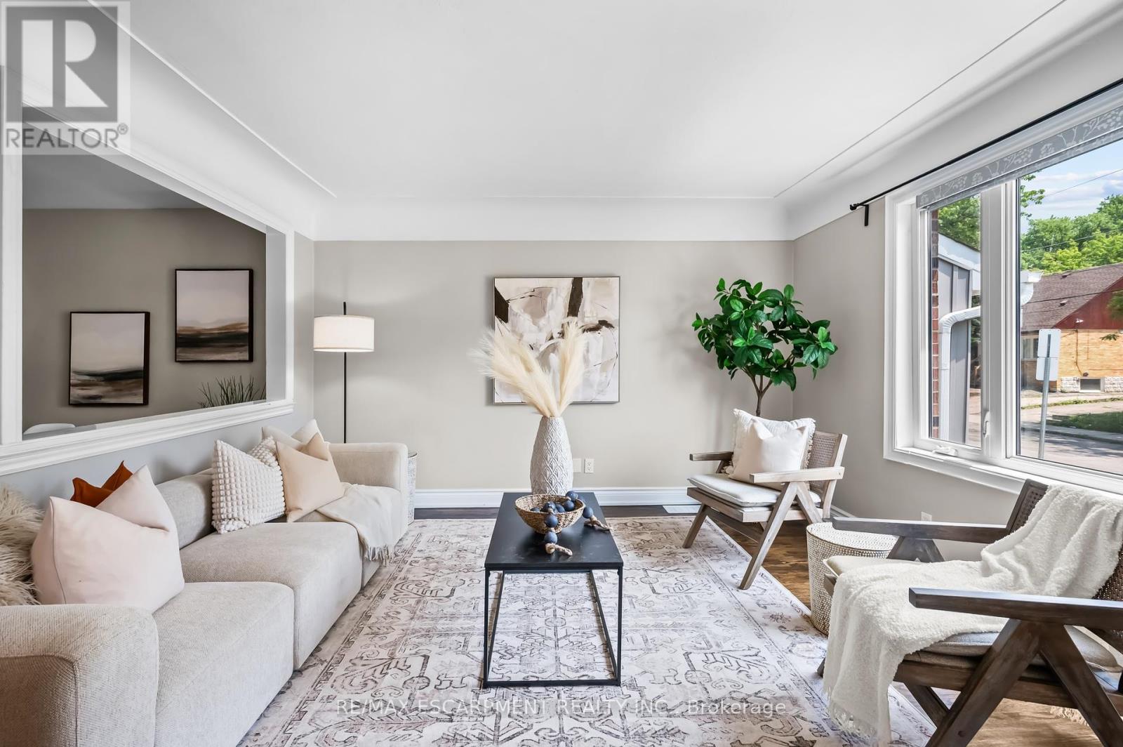 78 West 3rd Street, Hamilton (Bonnington), Ontario  L9C 3K3 - Photo 6 - X12267044