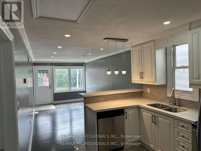 Upper - 167.5 Grosvenor Avenue N, Hamilton, Ontario  L8L 7S1 - Photo 4 - X12267071