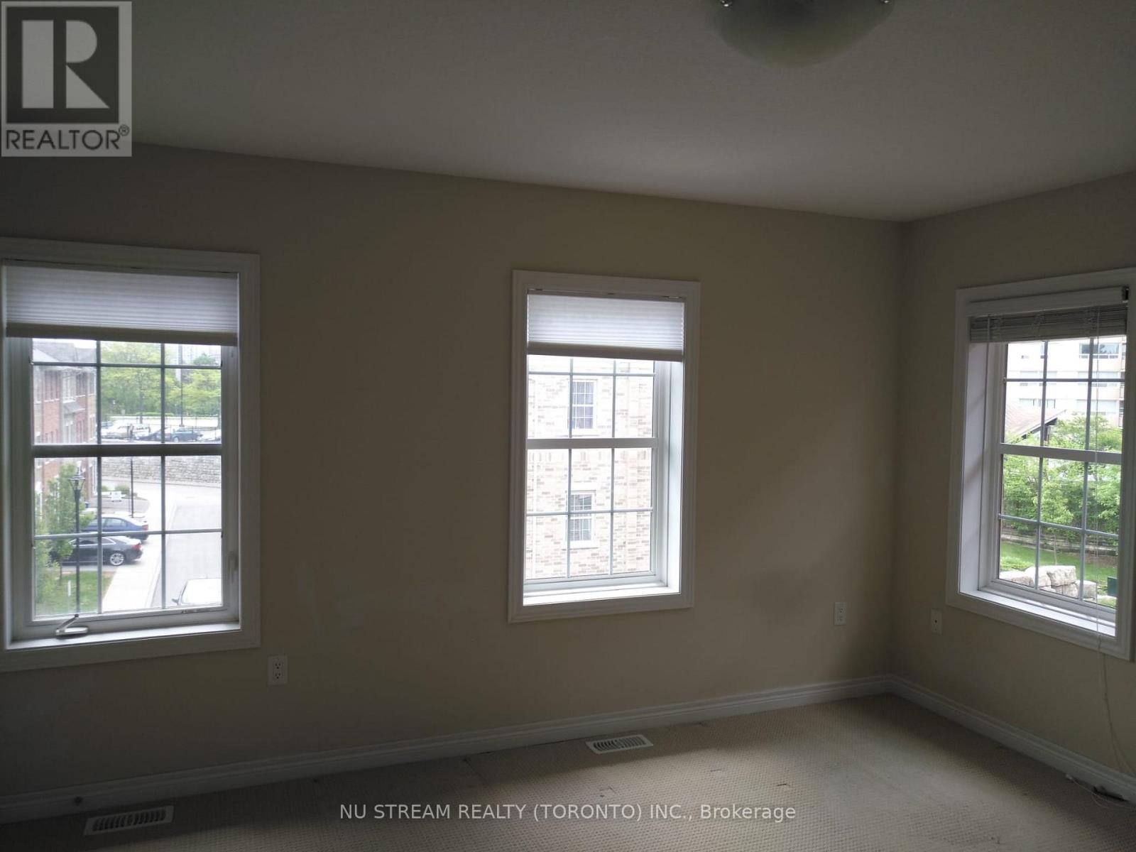 84 Robert Peel Road, Kitchener, Ontario  N2H 0B6 - Photo 13 - X12267220