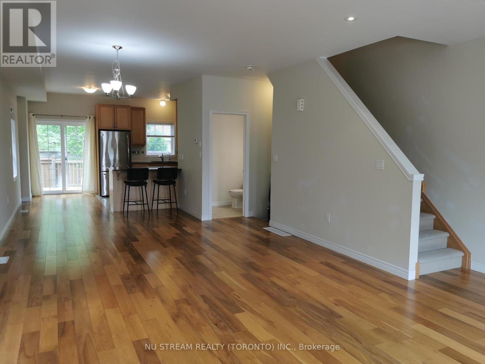 84 Robert Peel Road, Kitchener, Ontario  N2H 0B6 - Photo 9 - X12267220