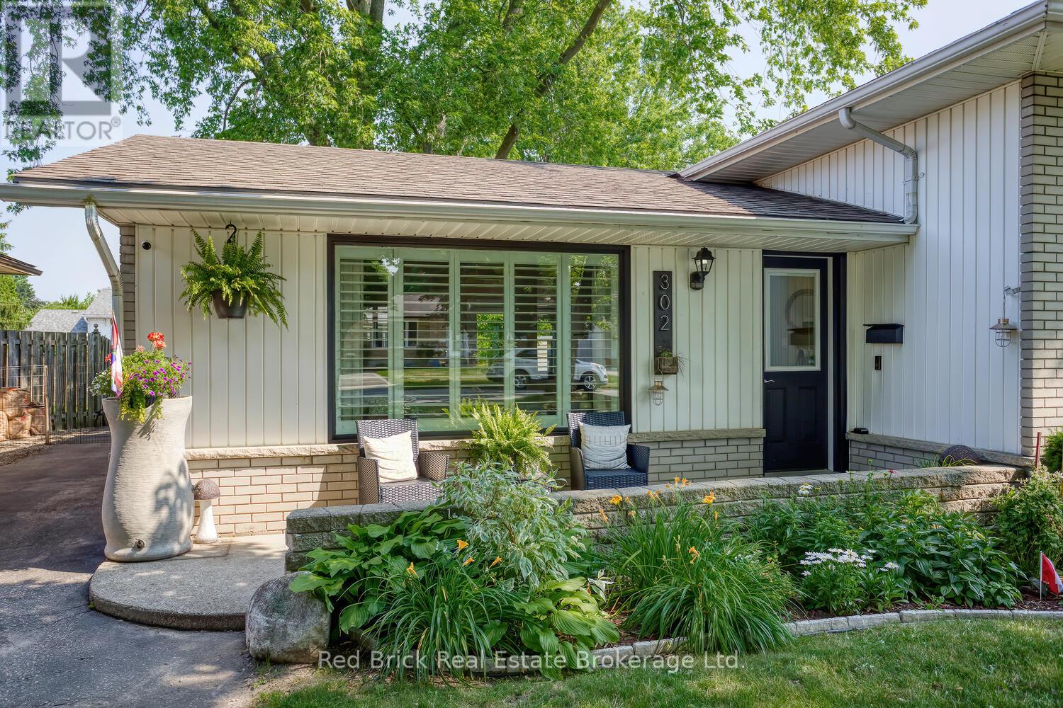 Property at 302 ROSS AVENUE image 2