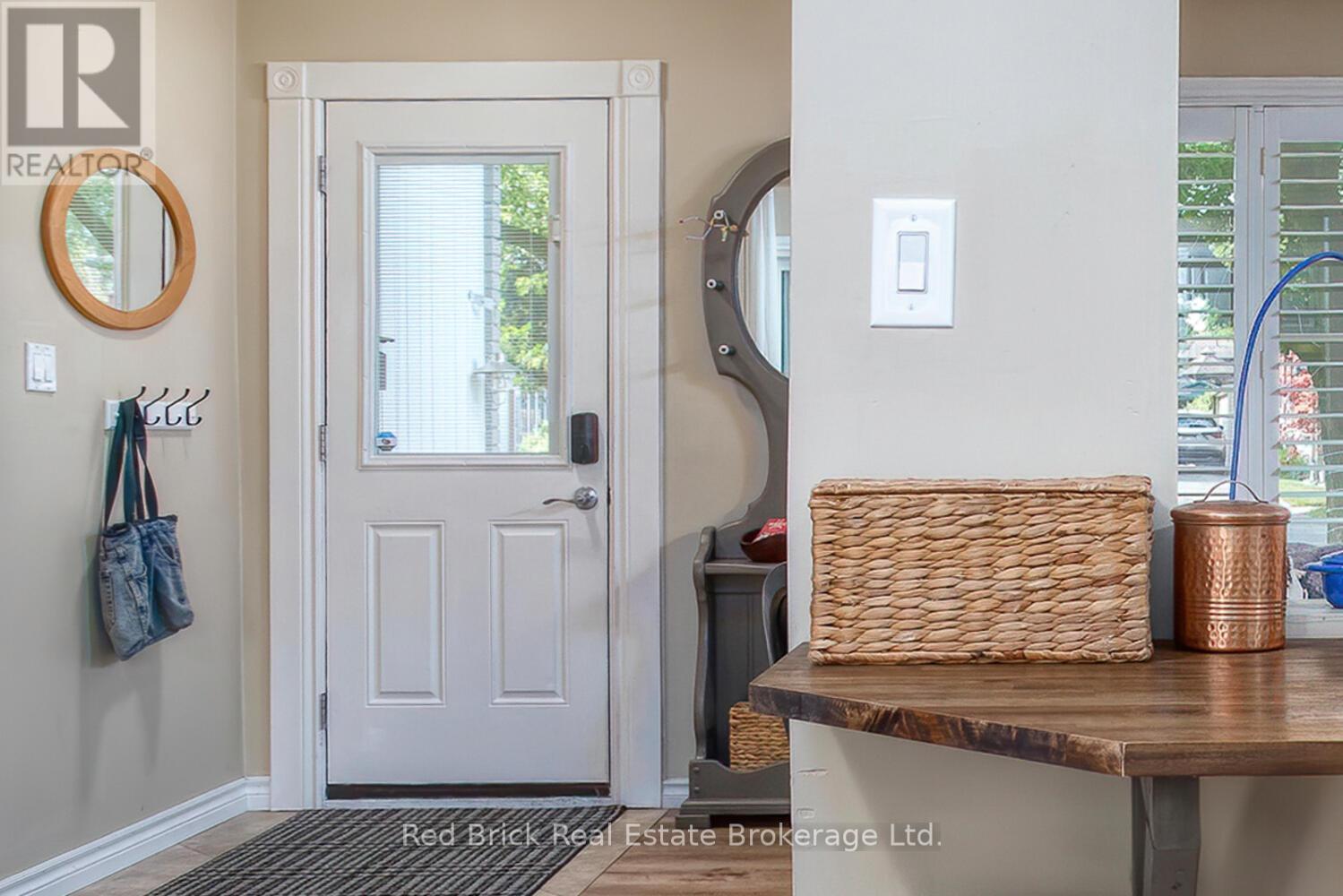 Property at 302 ROSS AVENUE image 5
