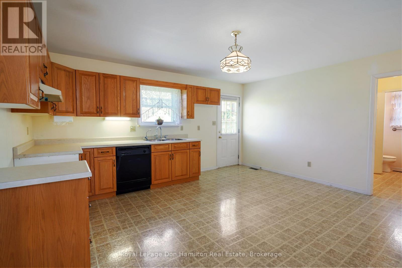 695 Reserve Avenue S, North Perth, Ontario  N4W 2L3 - Photo 10 - X12267325