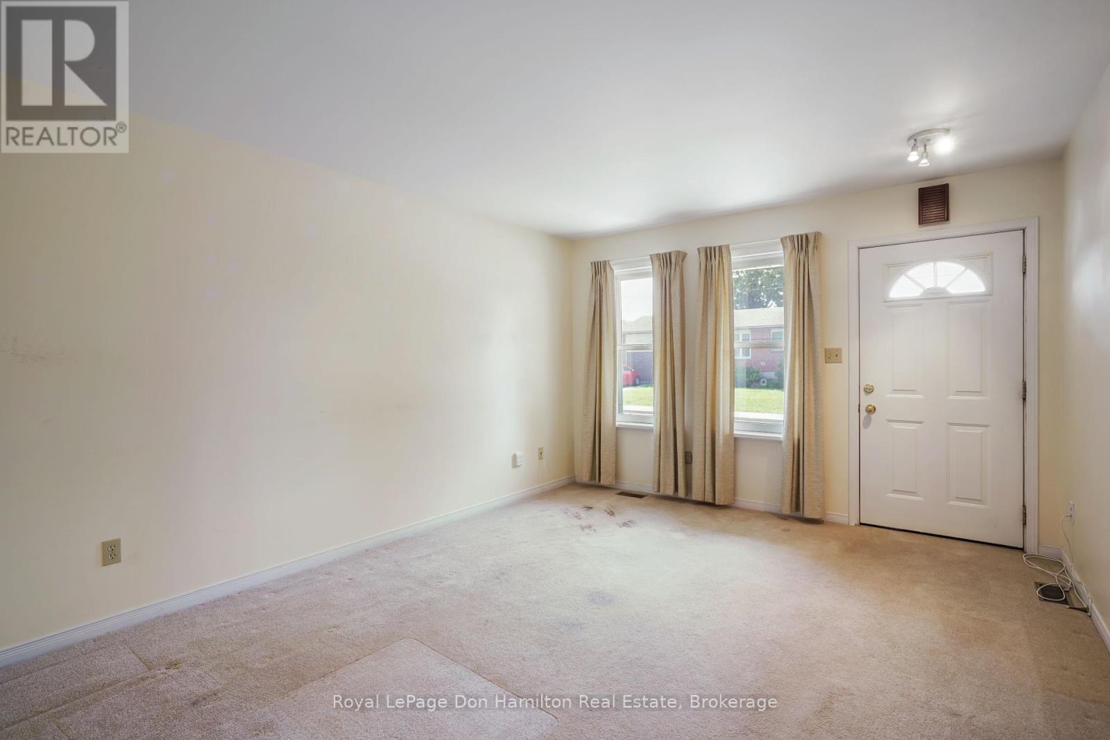 695 Reserve Avenue S, North Perth, Ontario  N4W 2L3 - Photo 11 - X12267325