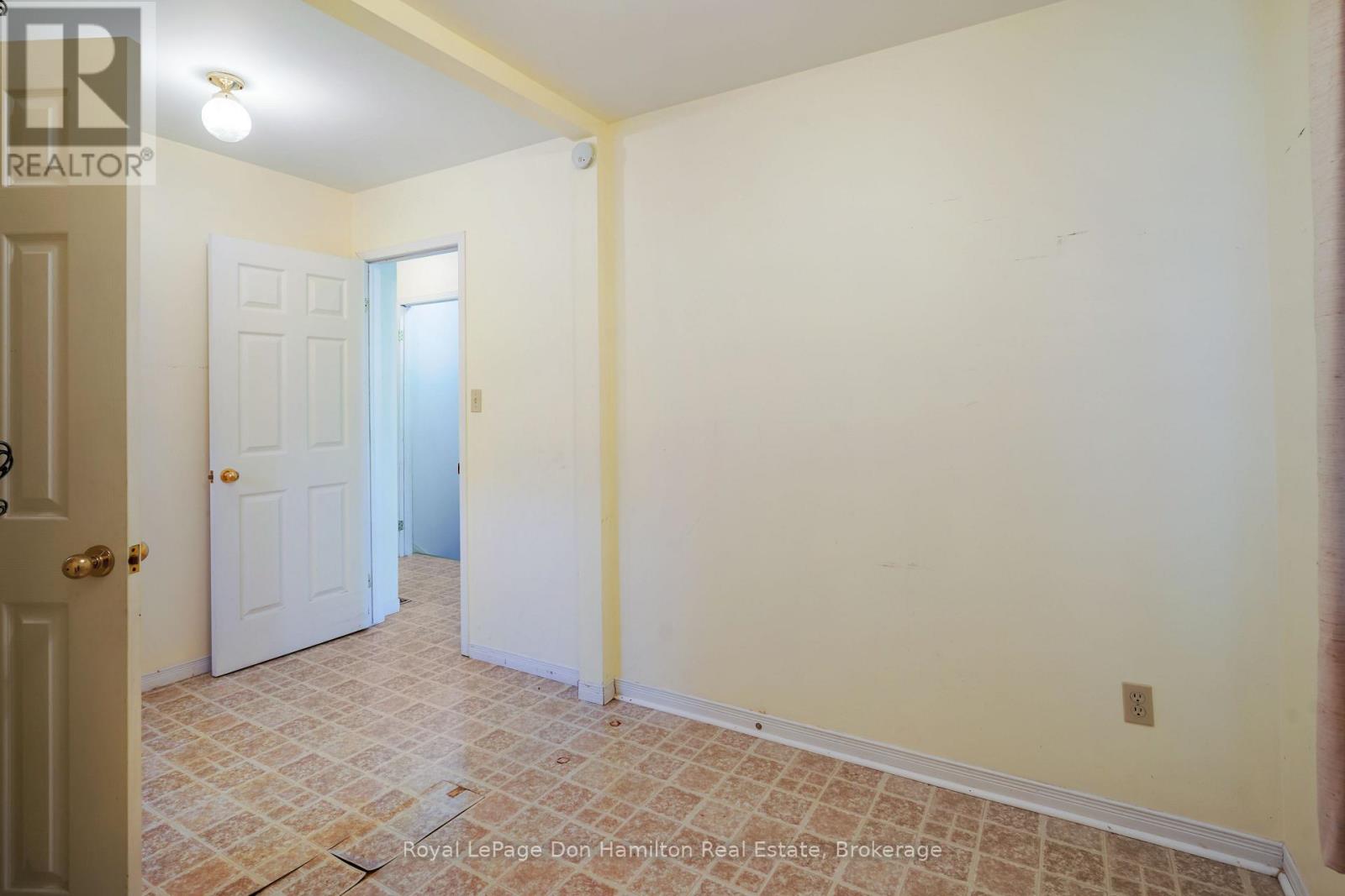 695 Reserve Avenue S, North Perth, Ontario  N4W 2L3 - Photo 15 - X12267325