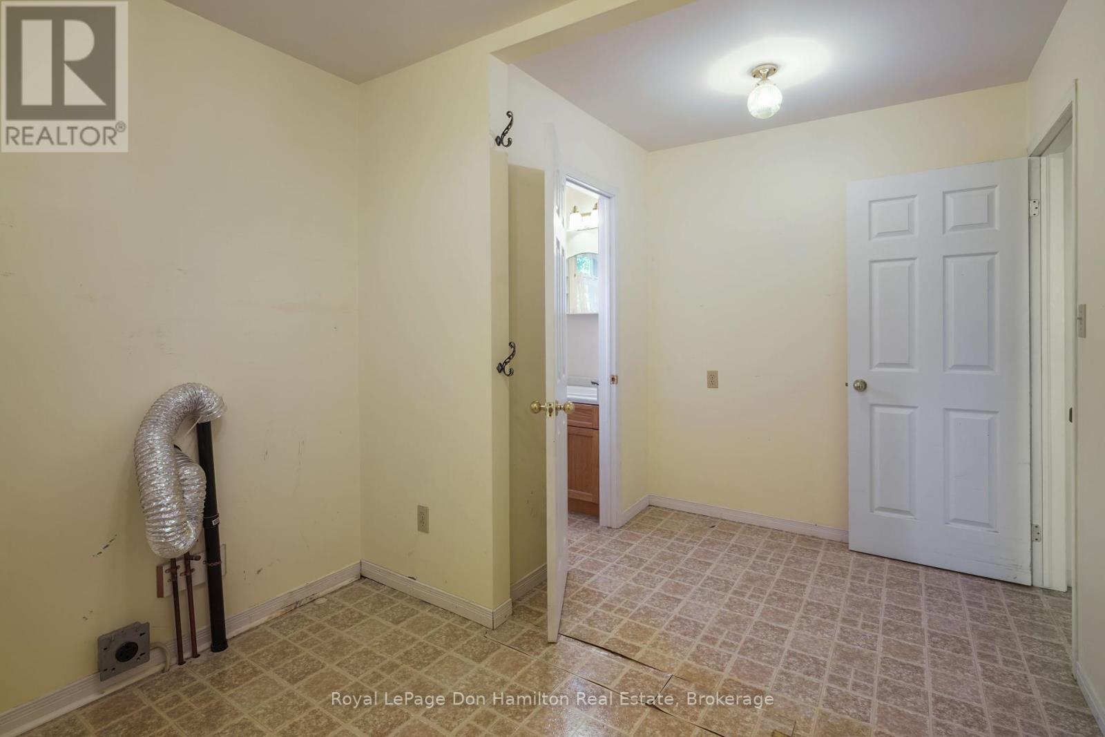 695 Reserve Avenue S, North Perth, Ontario  N4W 2L3 - Photo 16 - X12267325