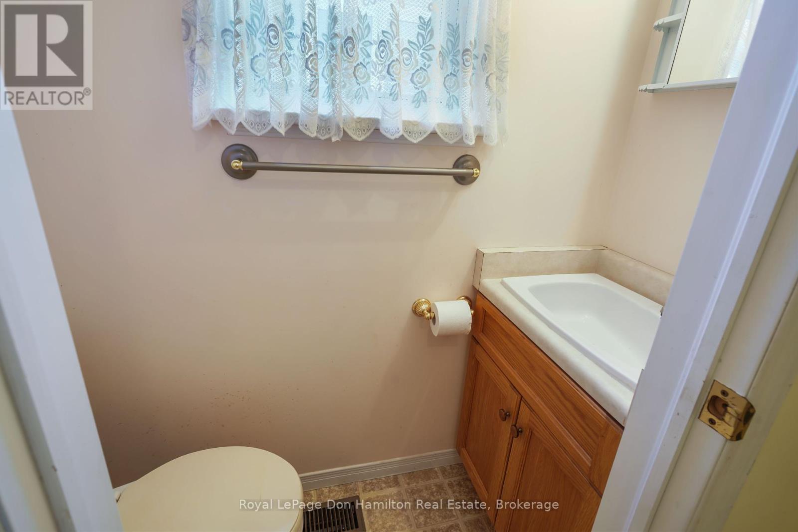 695 Reserve Avenue S, North Perth, Ontario  N4W 2L3 - Photo 17 - X12267325