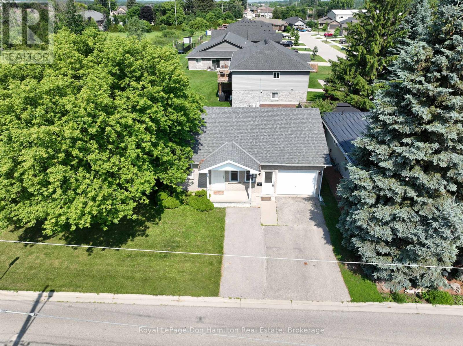 695 Reserve Avenue S, North Perth, Ontario  N4W 2L3 - Photo 2 - X12267325