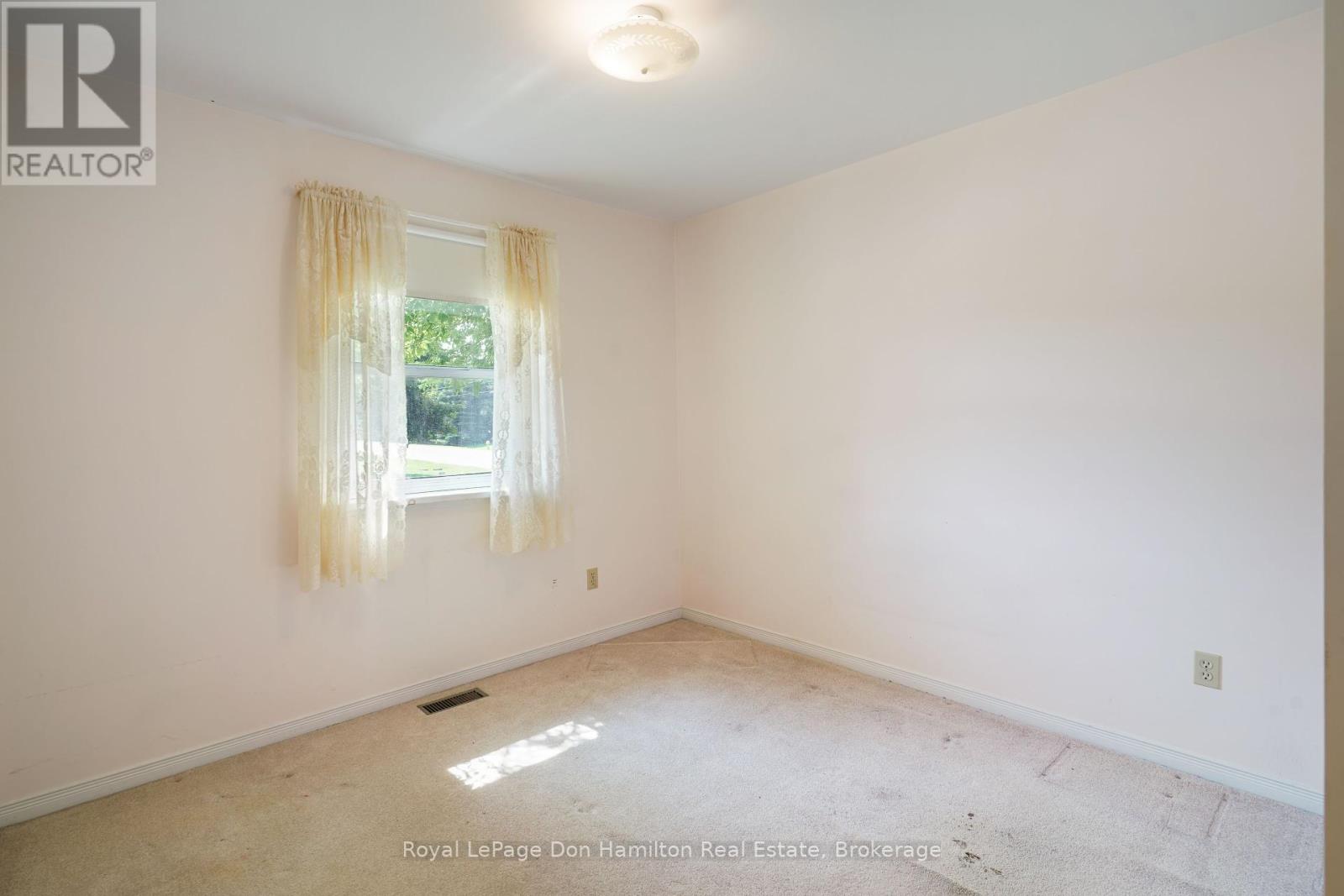 695 Reserve Avenue S, North Perth, Ontario  N4W 2L3 - Photo 21 - X12267325