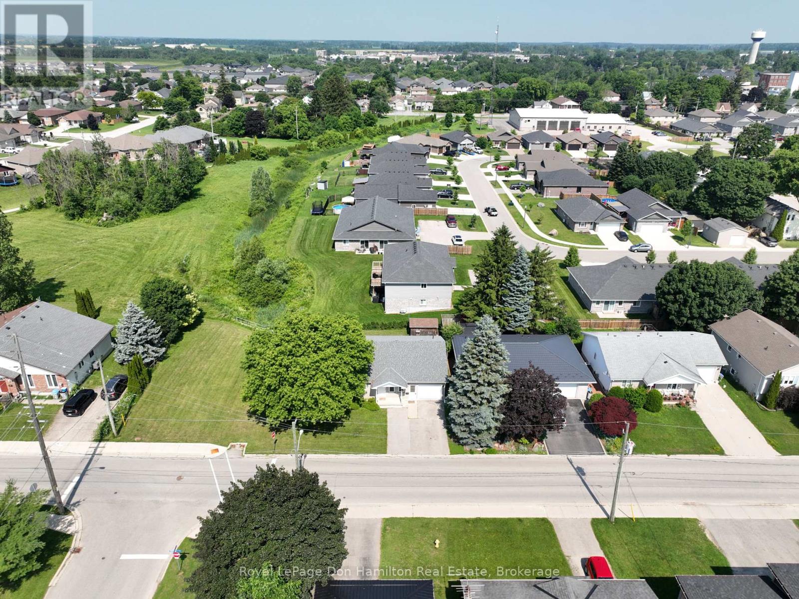 695 Reserve Avenue S, North Perth, Ontario  N4W 2L3 - Photo 3 - X12267325