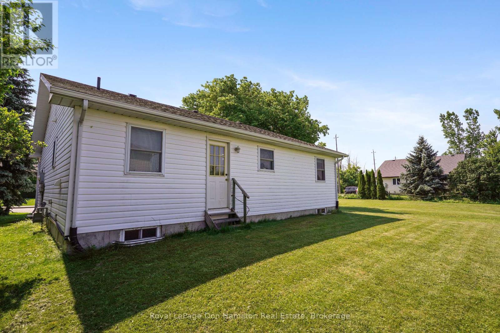 695 Reserve Avenue S, North Perth, Ontario  N4W 2L3 - Photo 46 - X12267325