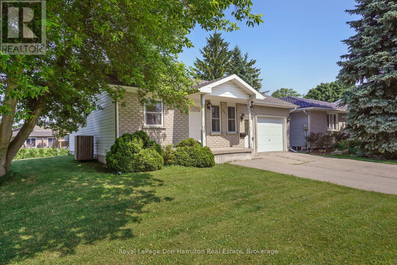 695 Reserve Avenue S, North Perth, Ontario  N4W 2L3 - Photo 6 - X12267325