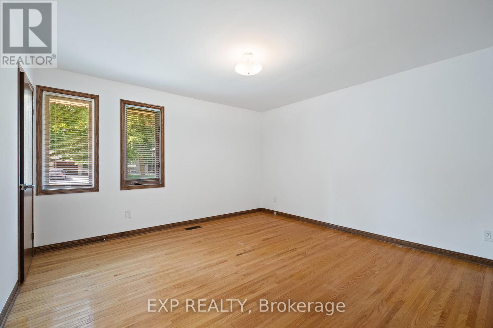 409 Innisfil Street, Barrie, Ontario  L4N 3G7 - Photo 22 - S12249555