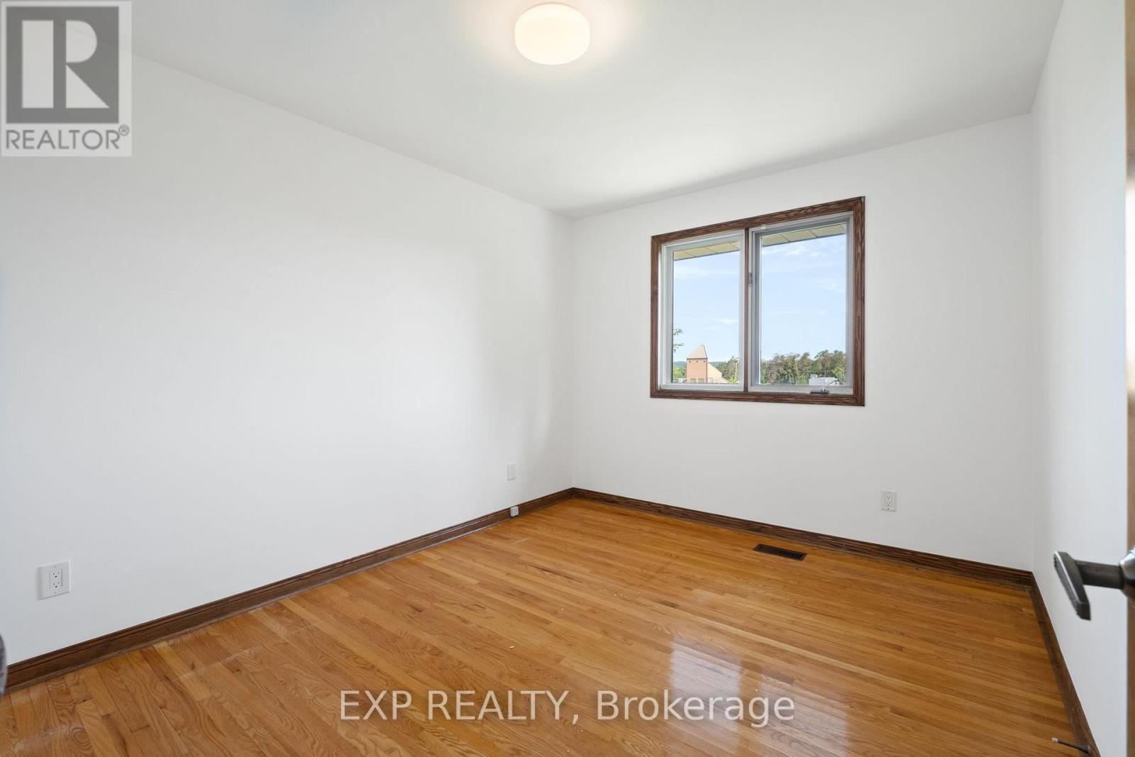409 Innisfil Street, Barrie, Ontario  L4N 3G7 - Photo 26 - S12249555