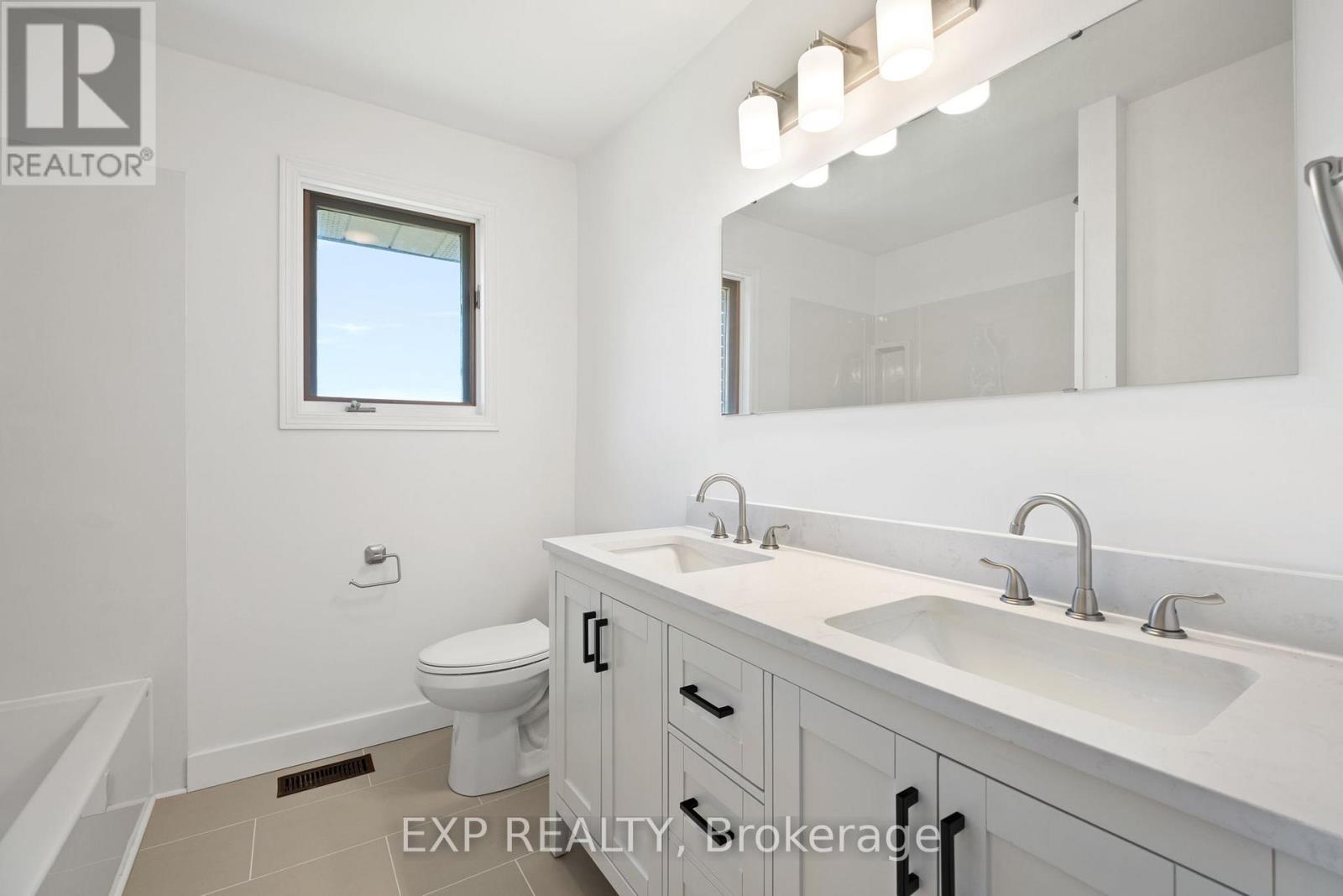 409 Innisfil Street, Barrie, Ontario  L4N 3G7 - Photo 28 - S12249555