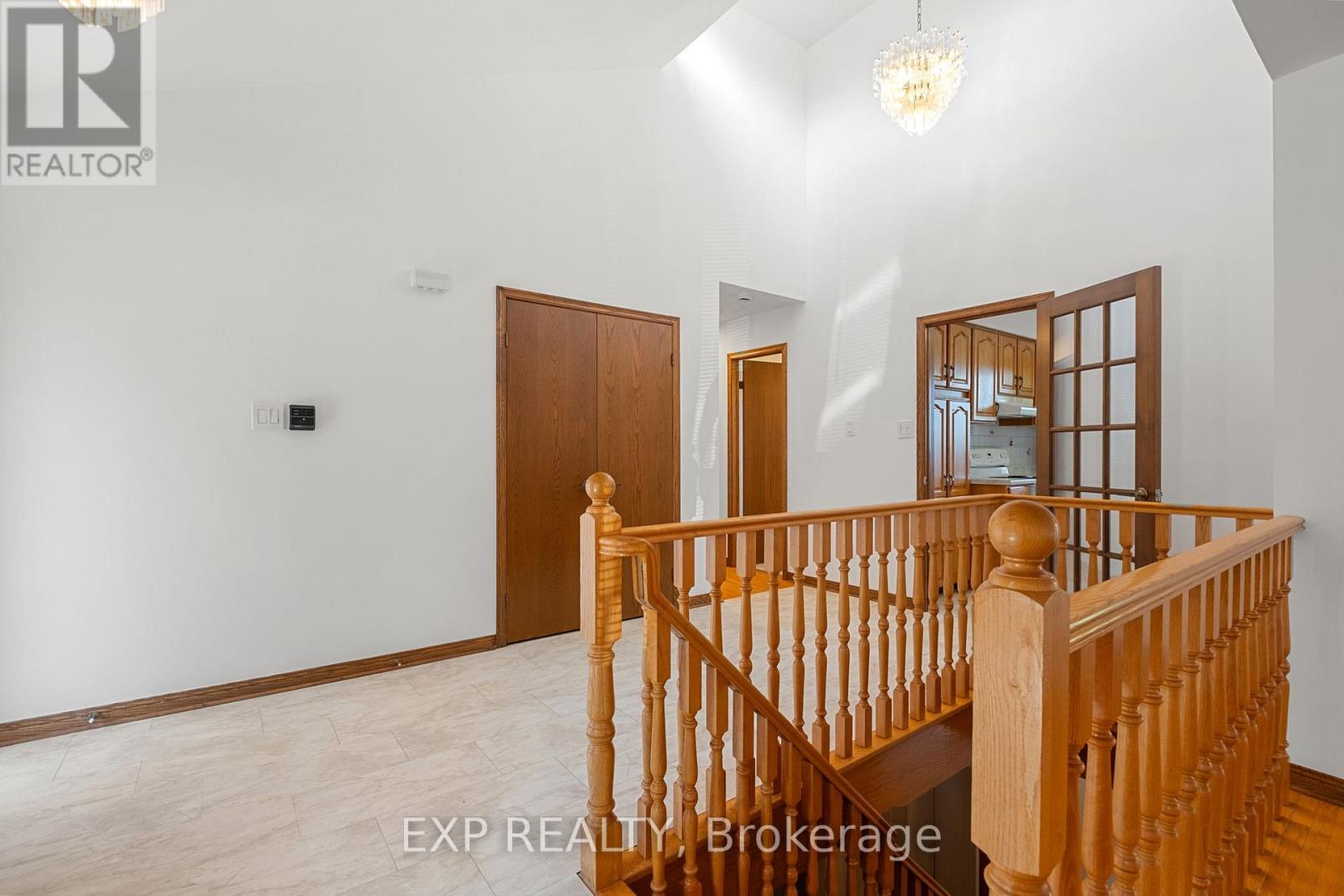 409 Innisfil Street, Barrie, Ontario  L4N 3G7 - Photo 9 - S12249555