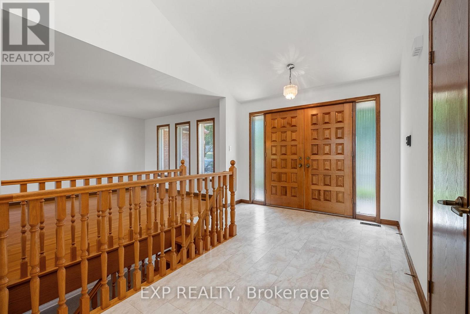 409 Innisfil Street, Barrie, Ontario  L4N 3G7 - Photo 6 - S12249555