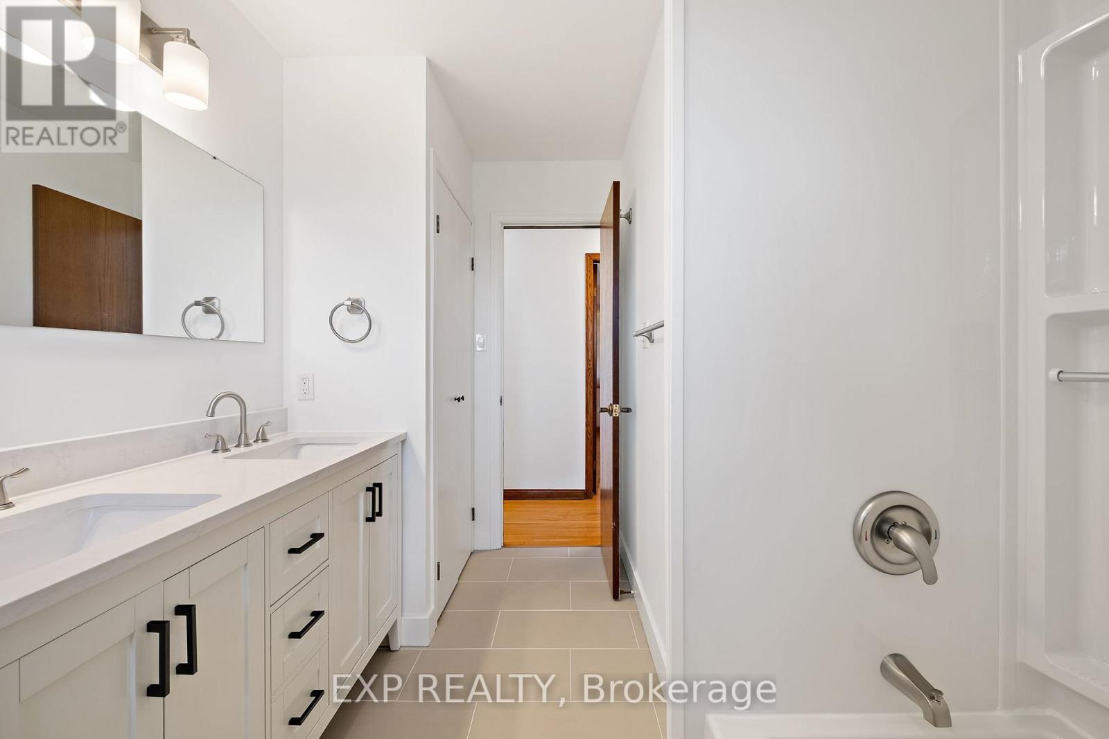 409 Innisfil Street, Barrie, Ontario  L4N 3G7 - Photo 29 - S12249555