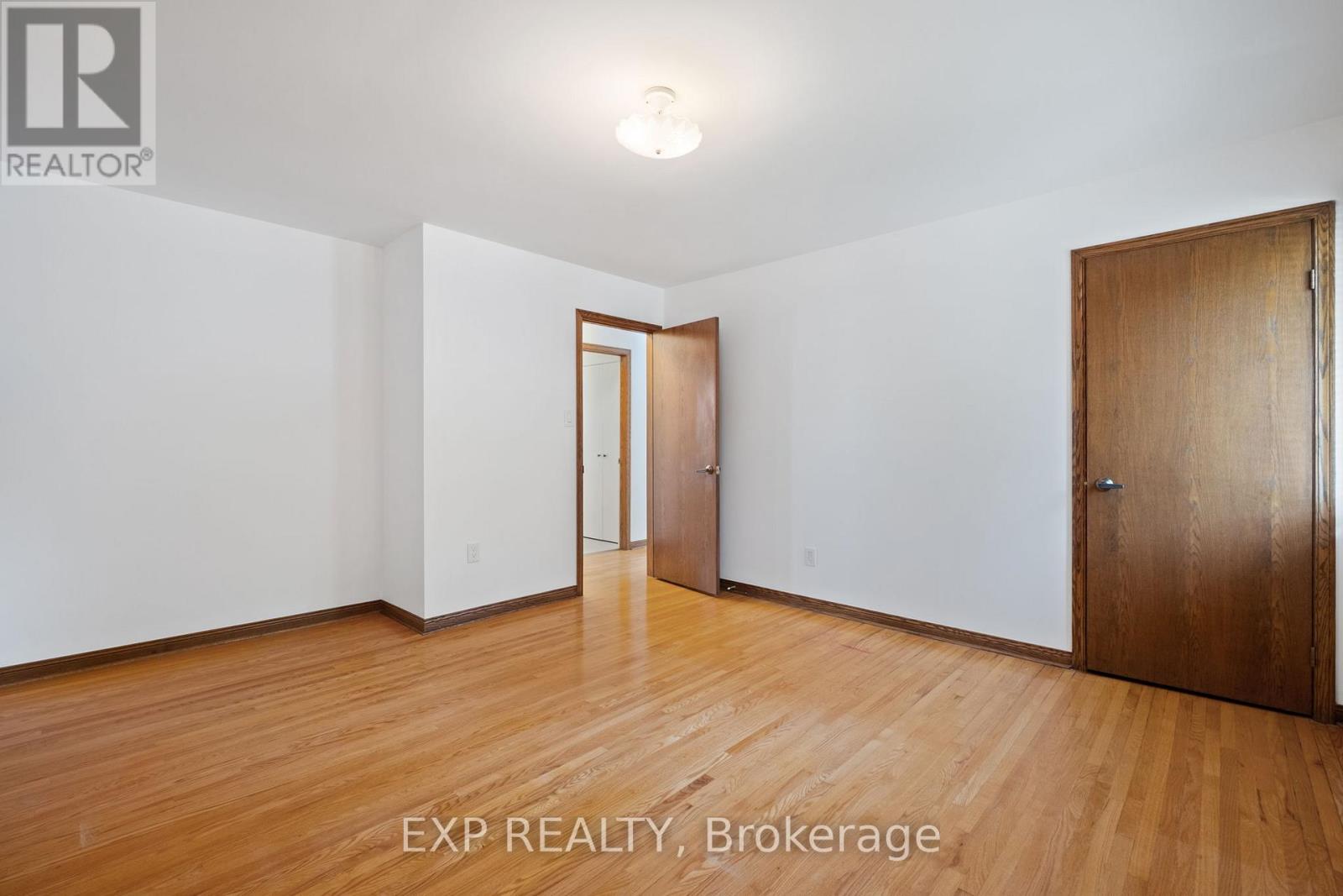 409 Innisfil Street, Barrie, Ontario  L4N 3G7 - Photo 24 - S12249555