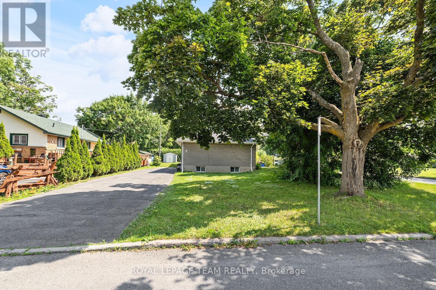467-469 Braydon Avenue, Ottawa, Ontario  K1G 0W7 - Photo 6 - X12267256