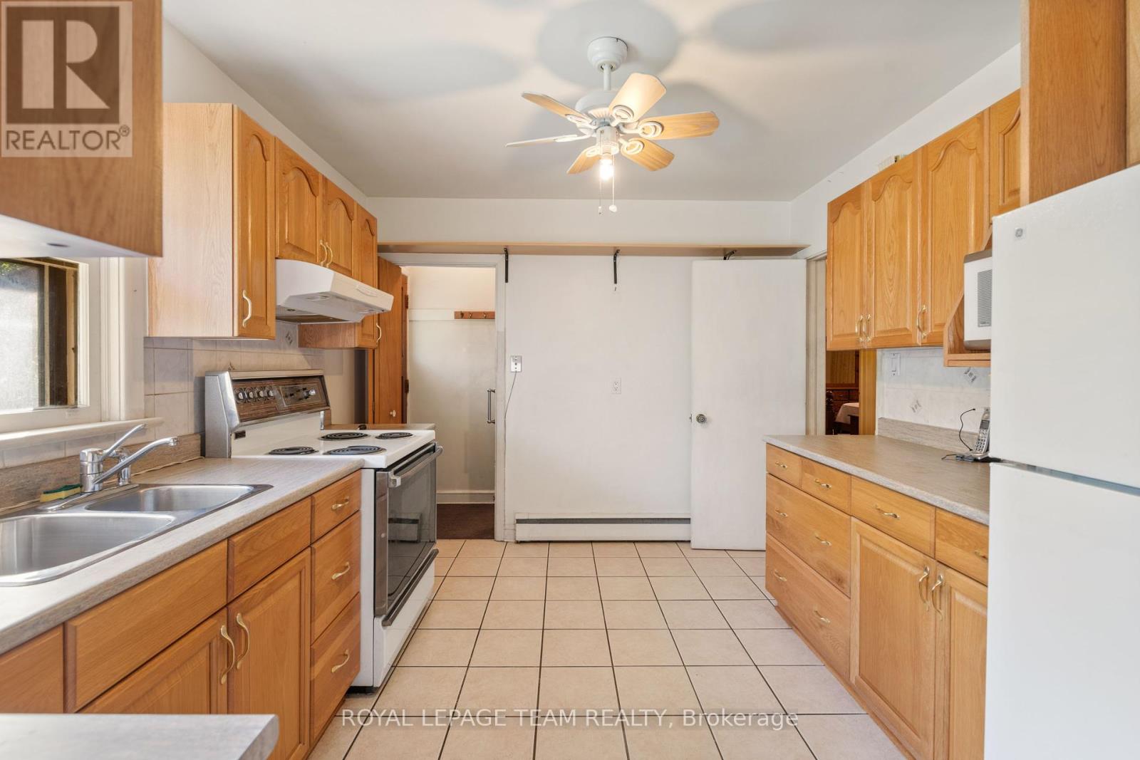 873 Dunlevie Avenue, Ottawa, Ontario  K2A 2Z3 - Photo 11 - X12267331