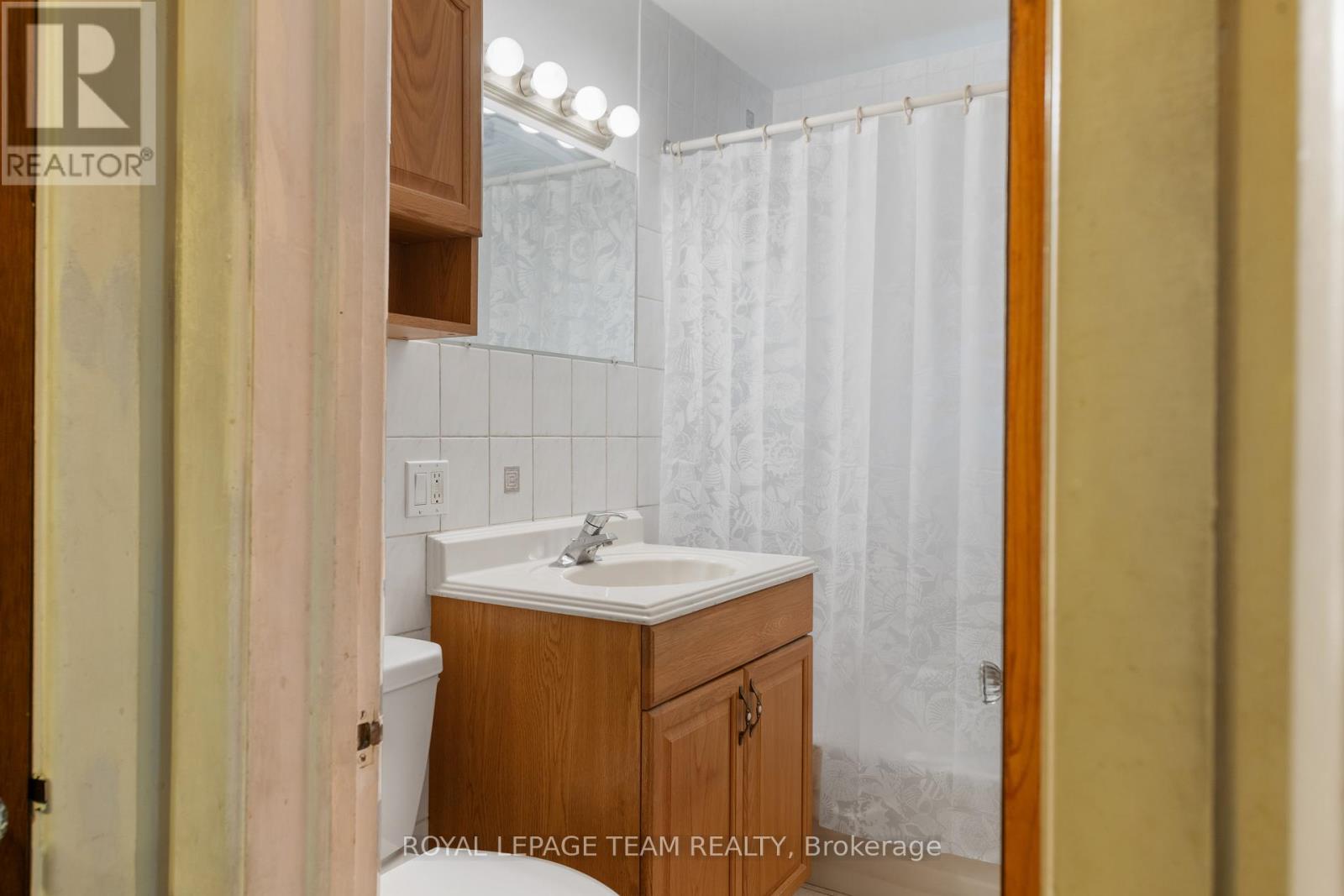 873 Dunlevie Avenue, Ottawa, Ontario  K2A 2Z3 - Photo 19 - X12267331