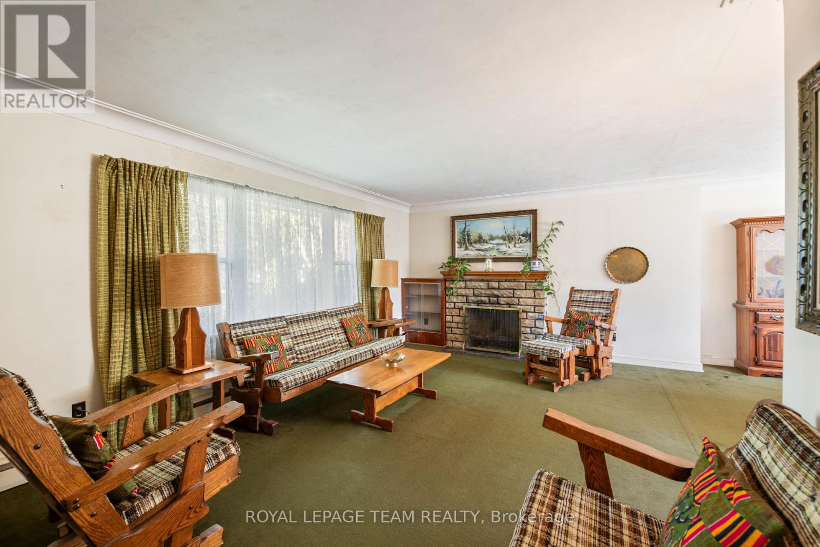 873 Dunlevie Avenue, Ottawa, Ontario  K2A 2Z3 - Photo 4 - X12267331