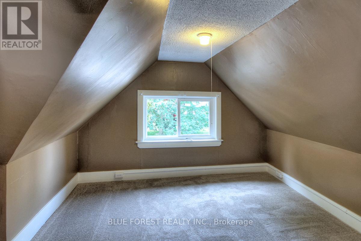 89 Gladstone Avenue, St. Thomas, Ontario  N5R 2L9 - Photo 18 - X12256675