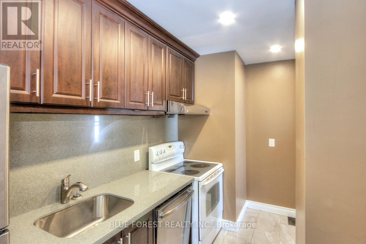 89 Gladstone Avenue, St. Thomas, Ontario  N5R 2L9 - Photo 12 - X12256675