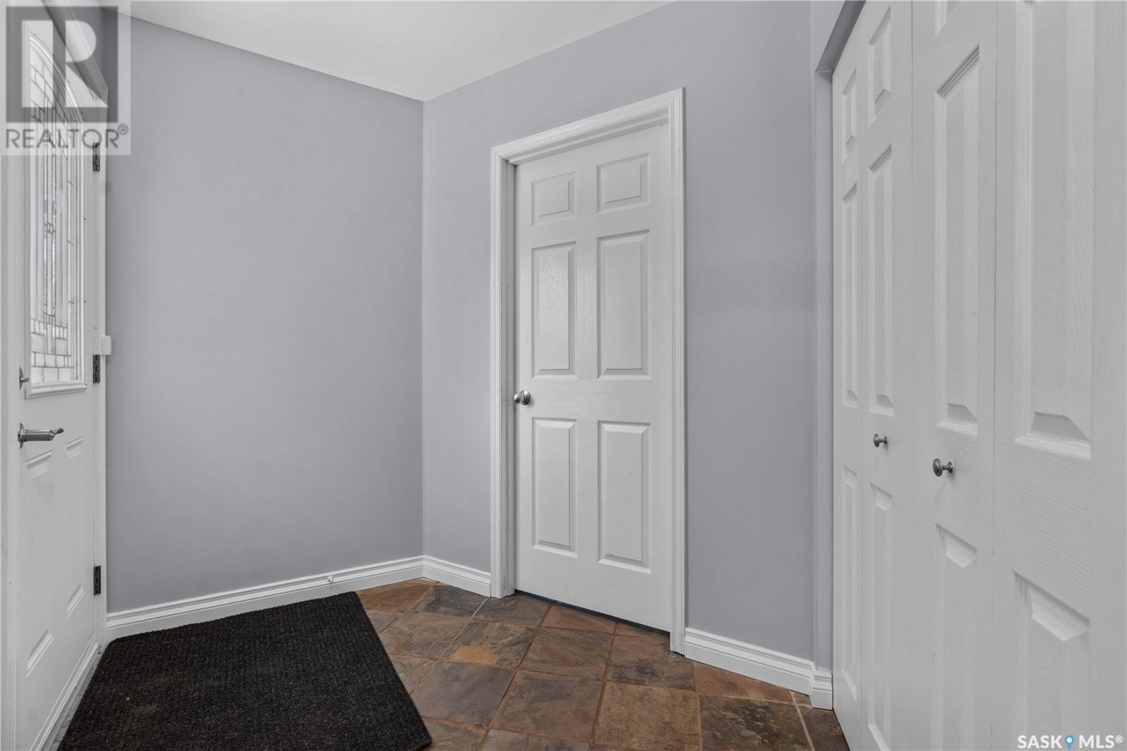 Property at 2730 Thornton AVENUE image 3