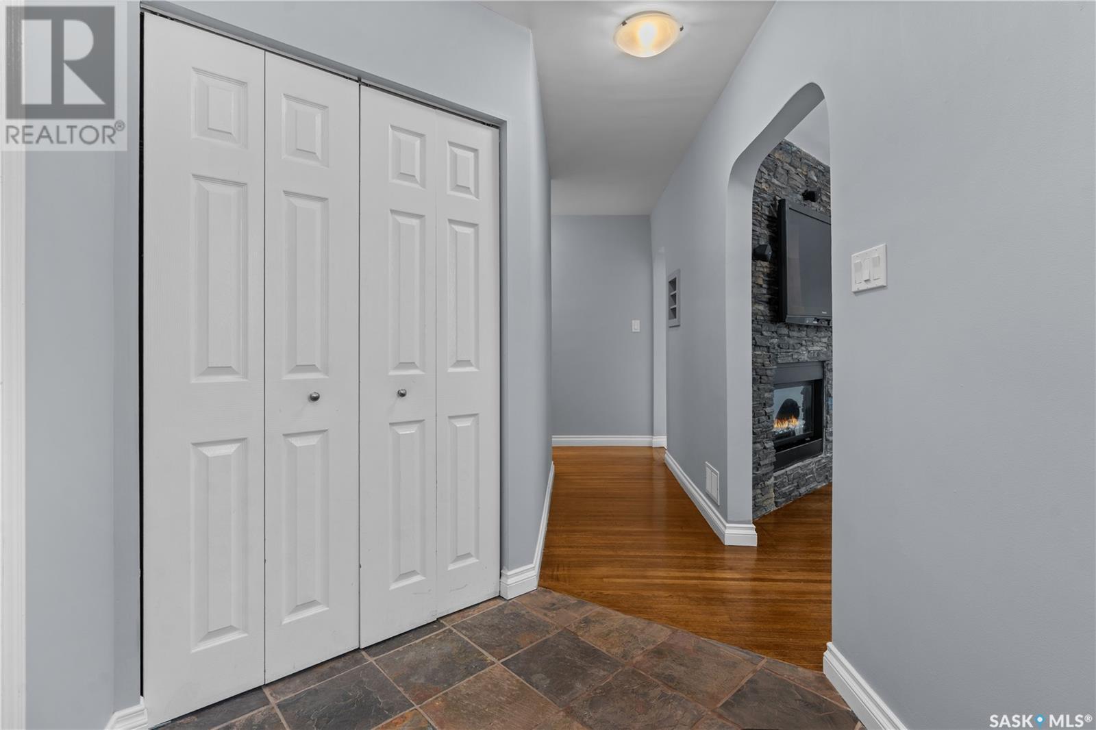Property at 2730 Thornton AVENUE image 4