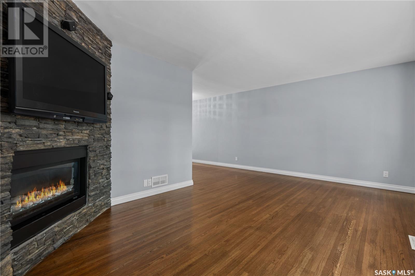 Property at 2730 Thornton AVENUE image 5