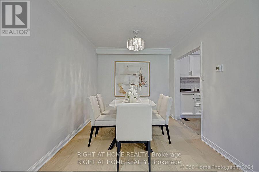 Property at 28 WYNDCLIFF CRESCENT image 4