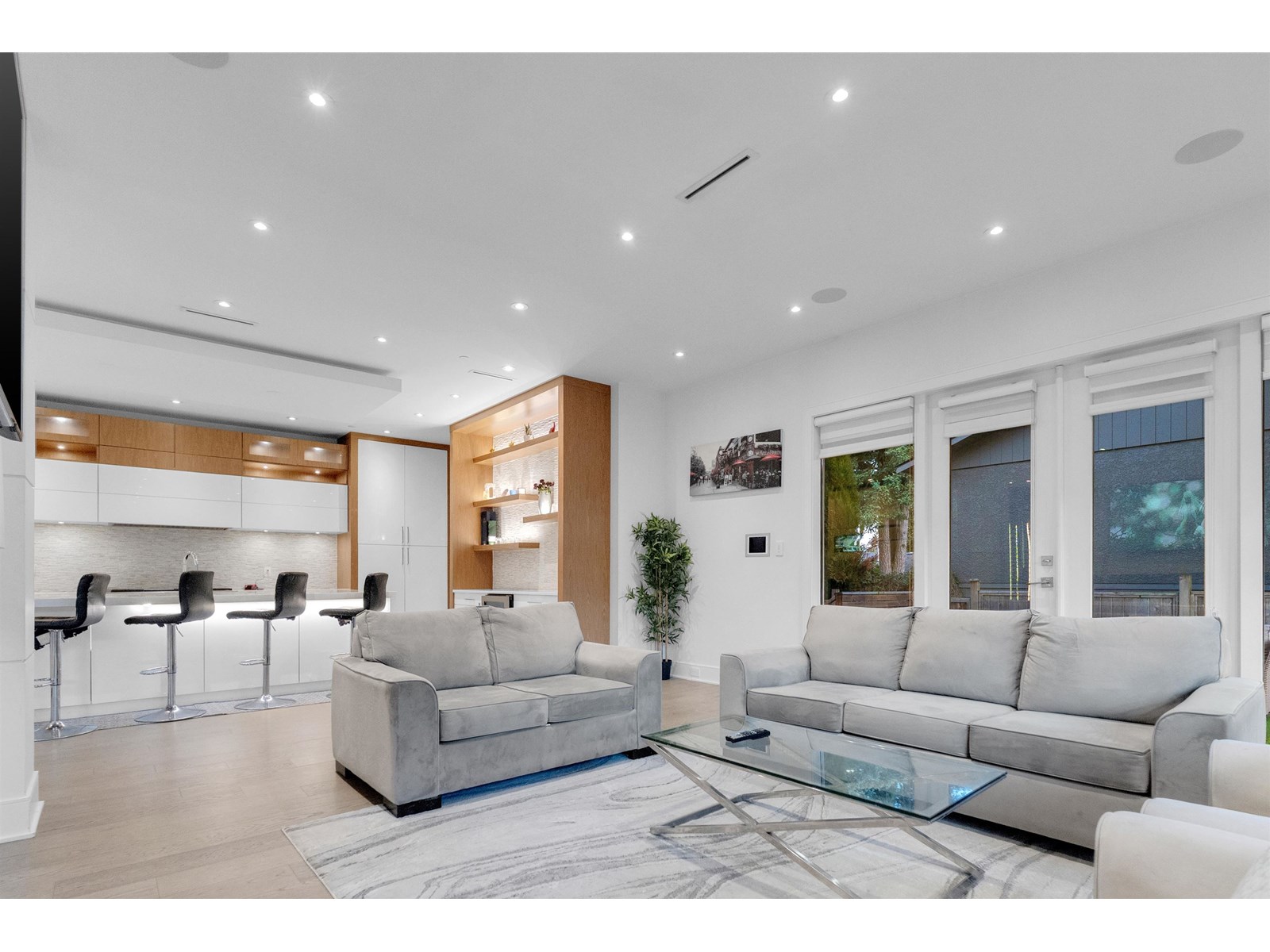 Property at 1440 MAPLE STREET image 1