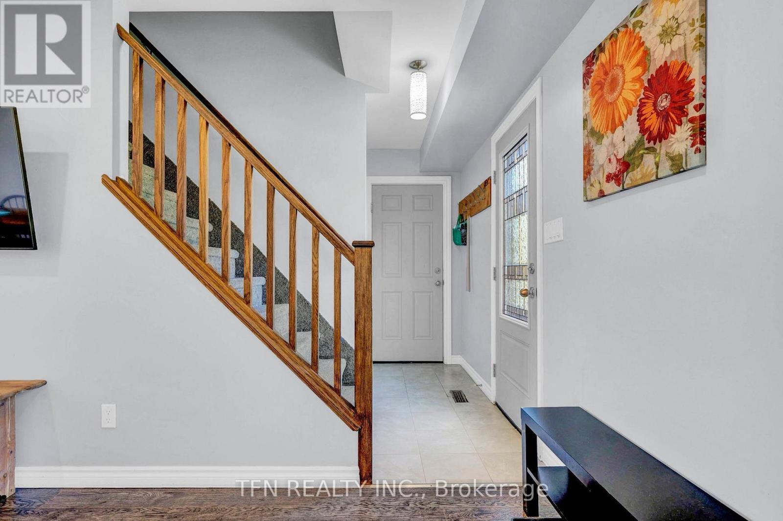 Property at 4 PINEWOOD BOULEVARD image 4