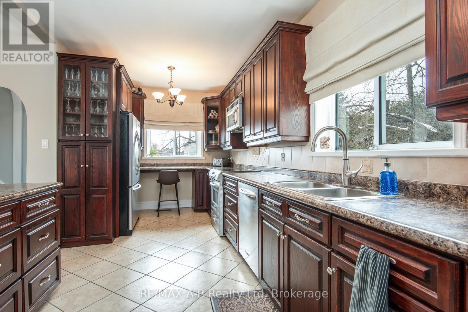 22 Mill Street E, Perth East (Milverton), Ontario  N0K 1M0 - Photo 16 - X12267422