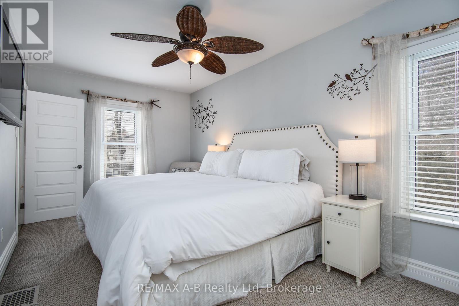 22 Mill Street E, Perth East (Milverton), Ontario  N0K 1M0 - Photo 25 - X12267422