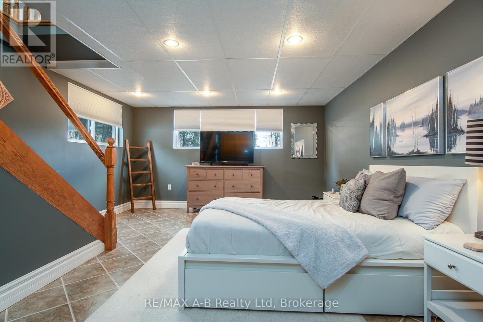 22 Mill Street E, Perth East (Milverton), Ontario  N0K 1M0 - Photo 34 - X12267422