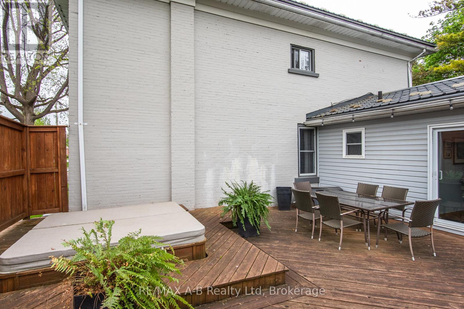 22 Mill Street E, Perth East (Milverton), Ontario  N0K 1M0 - Photo 5 - X12267422