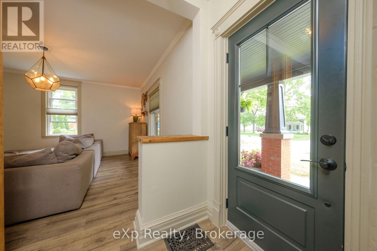581 Queen Street, Kincardine, Ontario  N2Z 2J1 - Photo 14 - X12267487