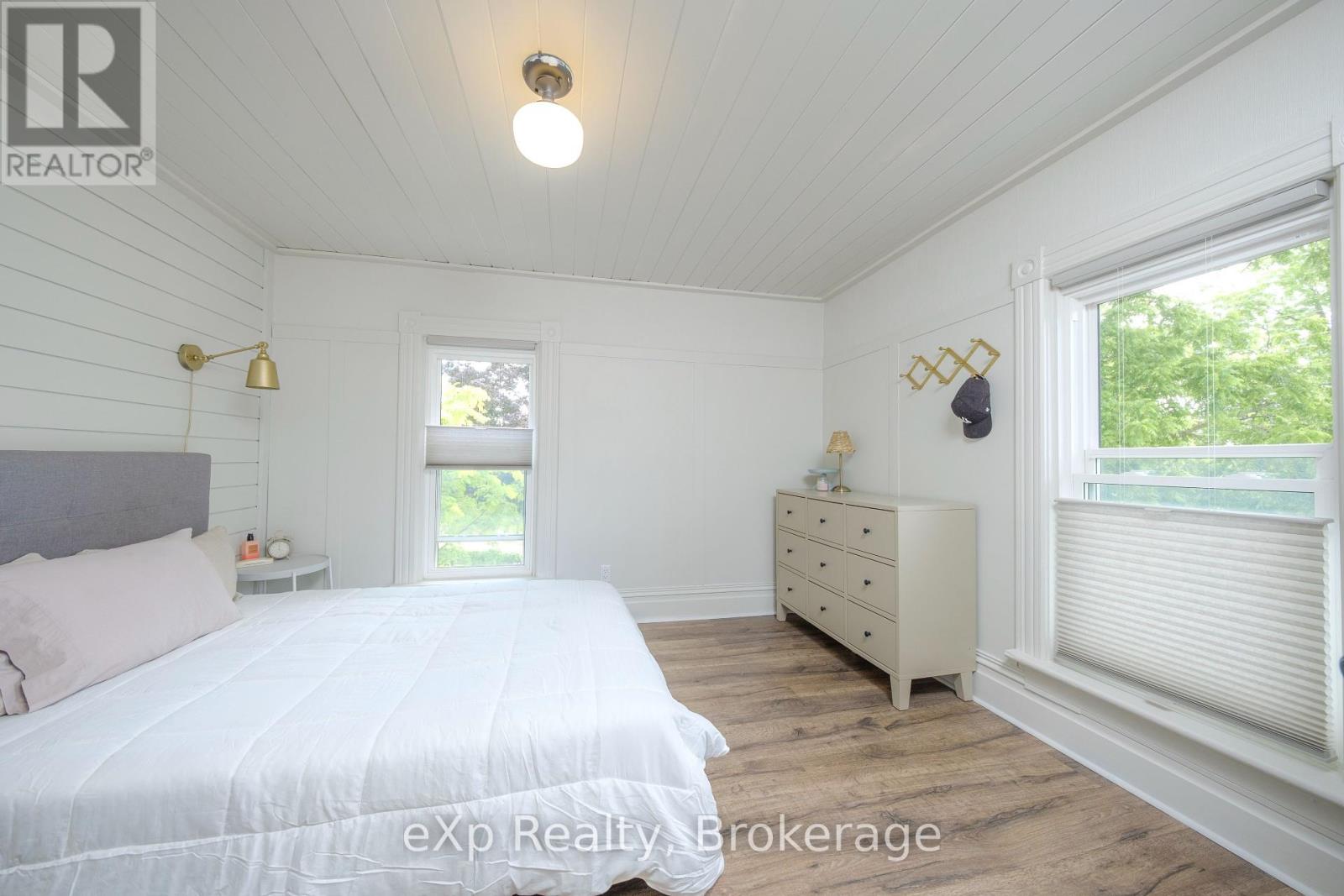581 Queen Street, Kincardine, Ontario  N2Z 2J1 - Photo 19 - X12267487