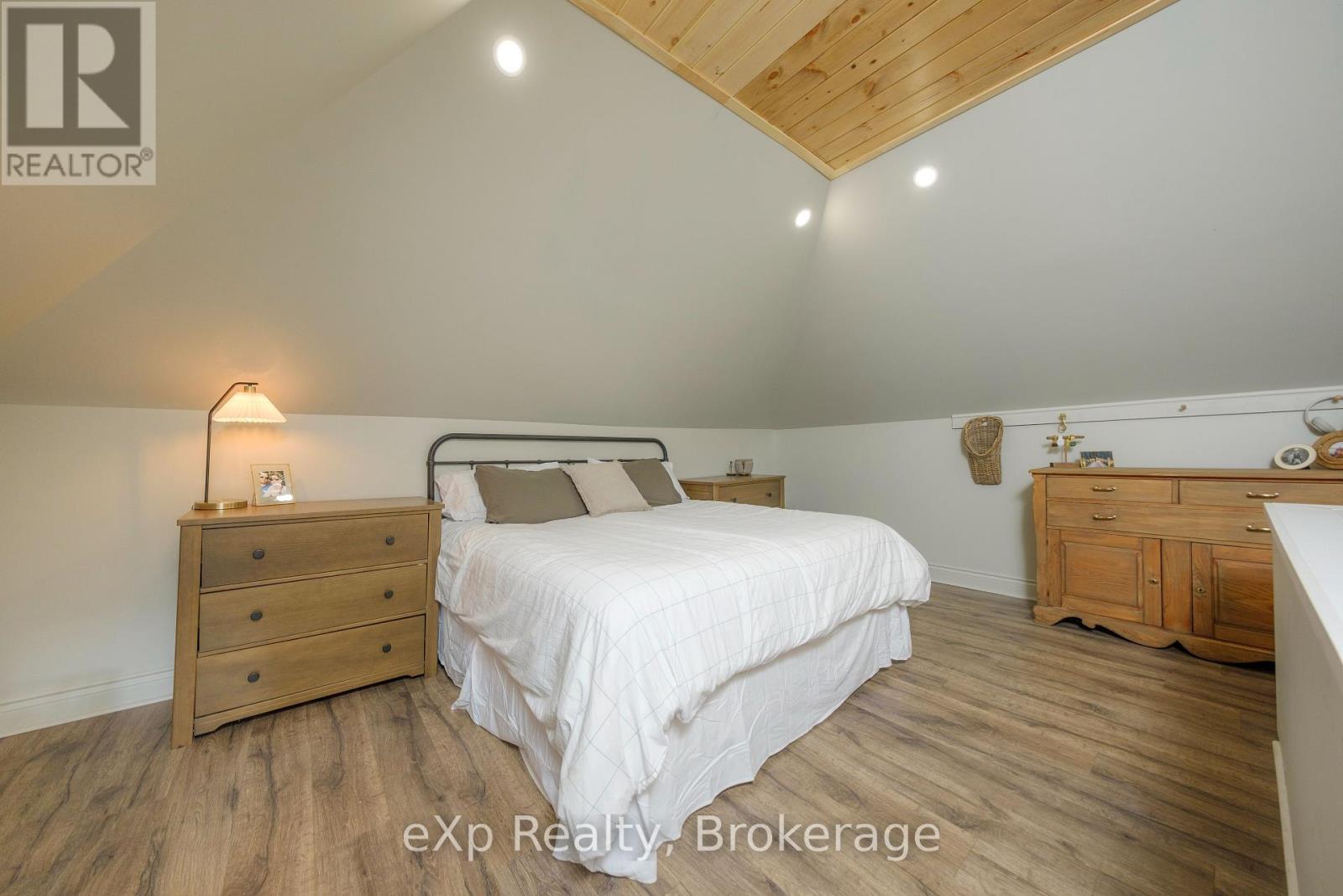581 Queen Street, Kincardine, Ontario  N2Z 2J1 - Photo 23 - X12267487