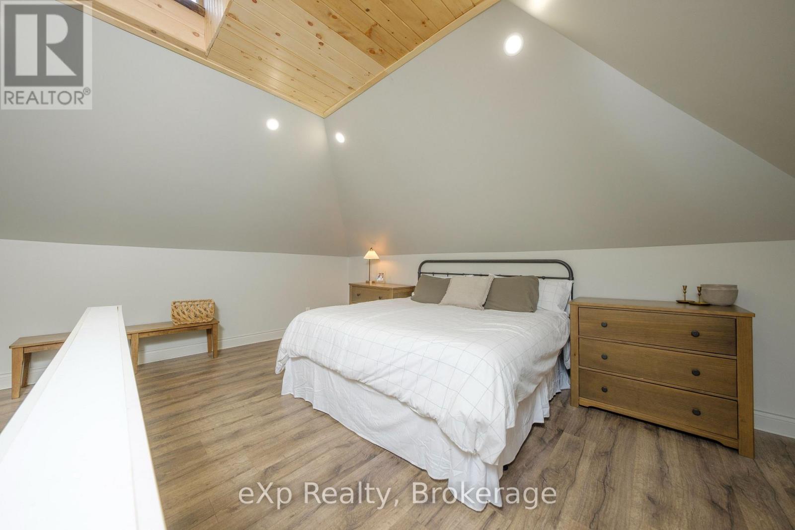 581 Queen Street, Kincardine, Ontario  N2Z 2J1 - Photo 24 - X12267487