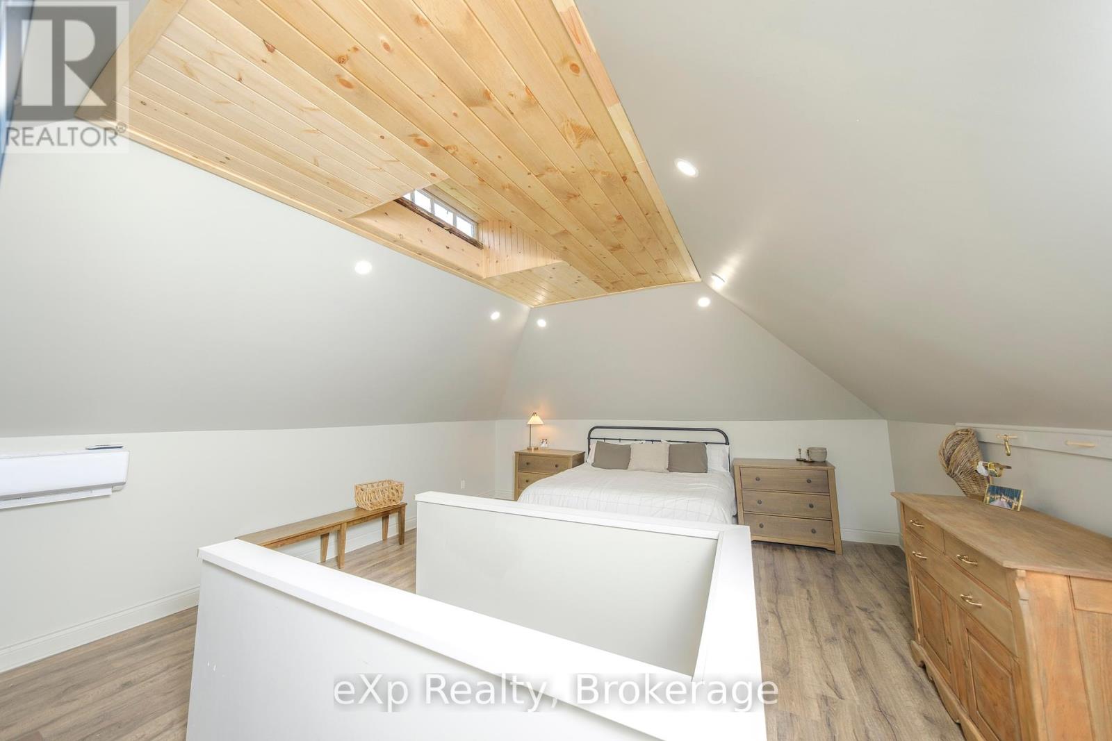 581 Queen Street, Kincardine, Ontario  N2Z 2J1 - Photo 25 - X12267487