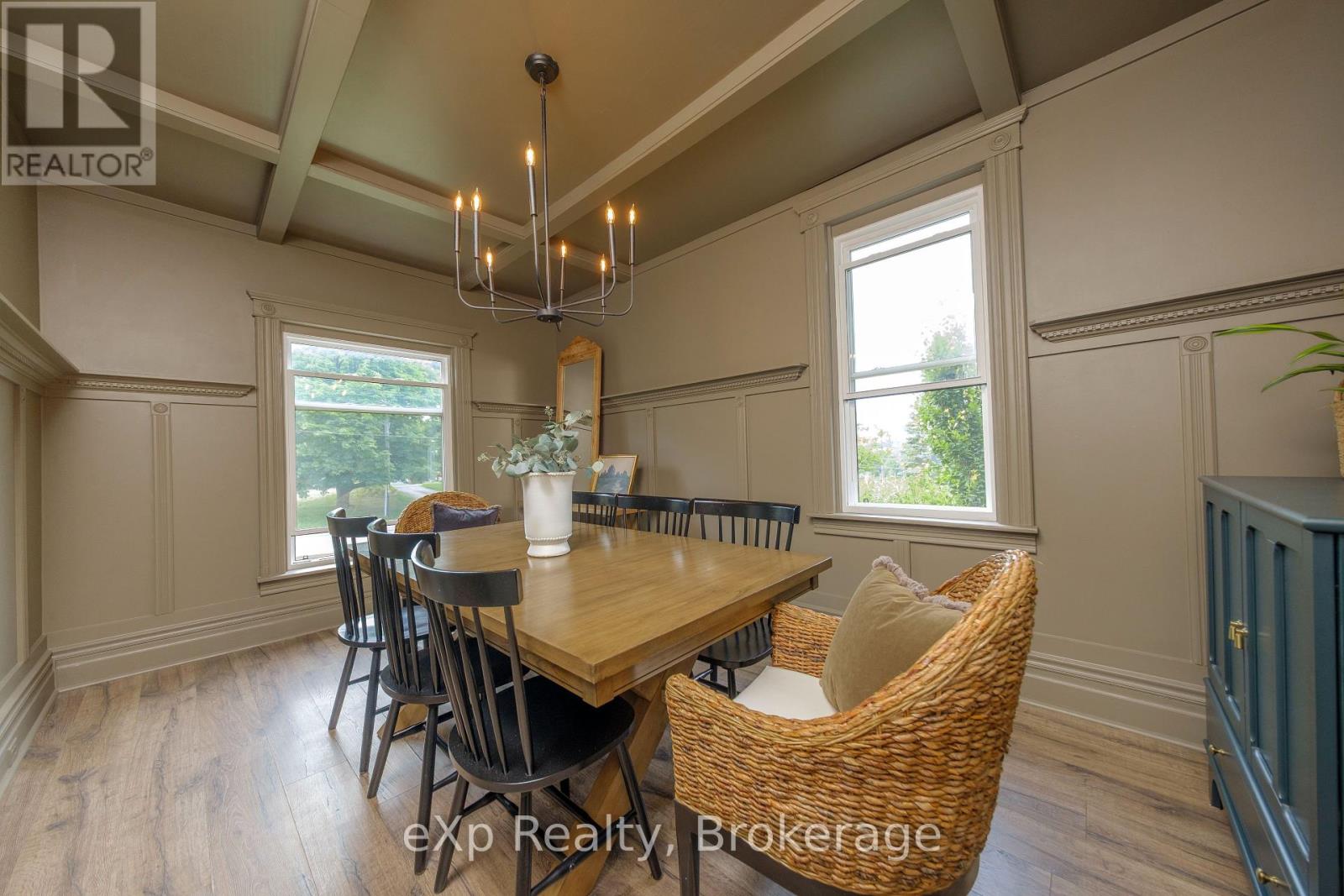 581 Queen Street, Kincardine, Ontario  N2Z 2J1 - Photo 9 - X12267487