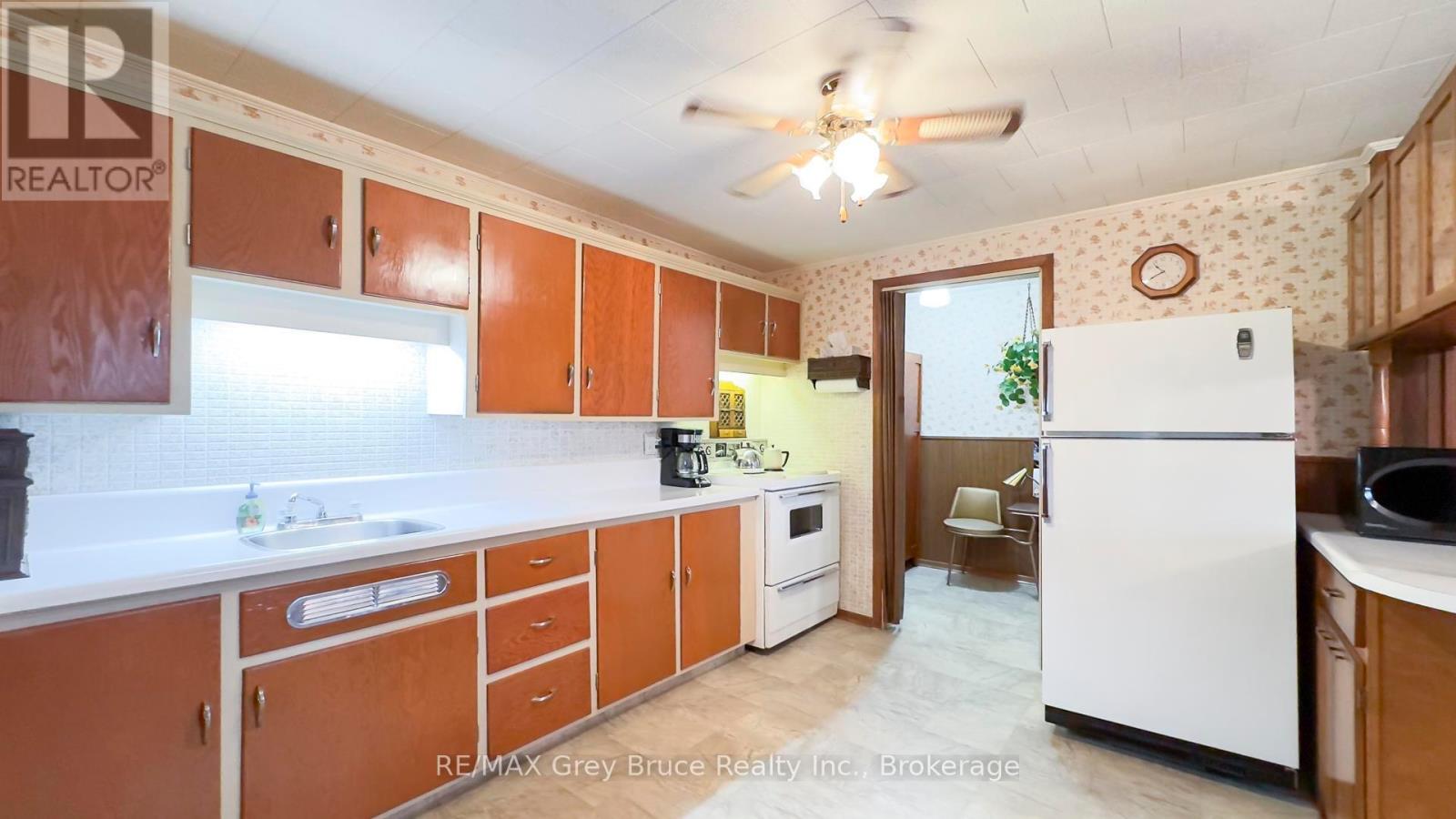 500064 Grey Road 12, West Grey, Ontario  N0C 1H0 - Photo 12 - X12267506