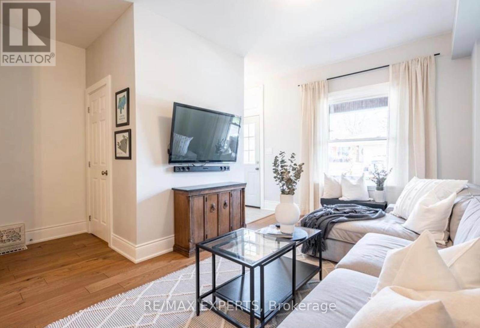 22 Burlington Street E, Hamilton, Ontario  L8L 4G2 - Photo 4 - X12267287