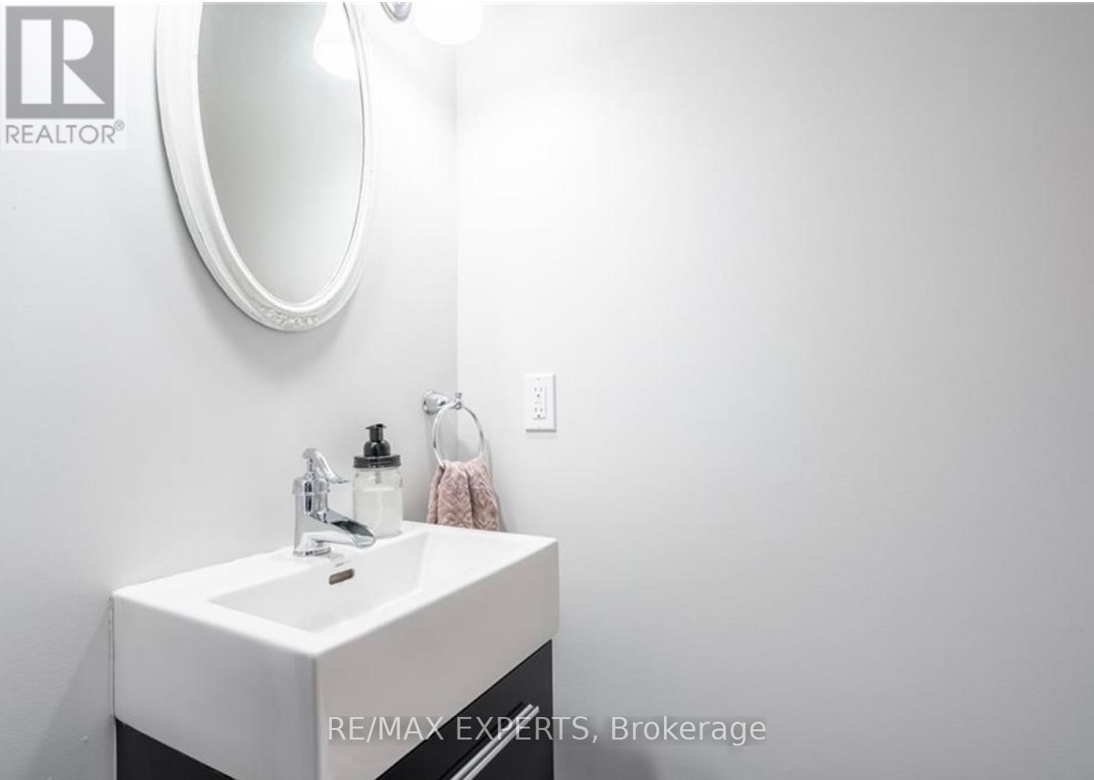 22 Burlington Street E, Hamilton, Ontario  L8L 4G2 - Photo 8 - X12267287