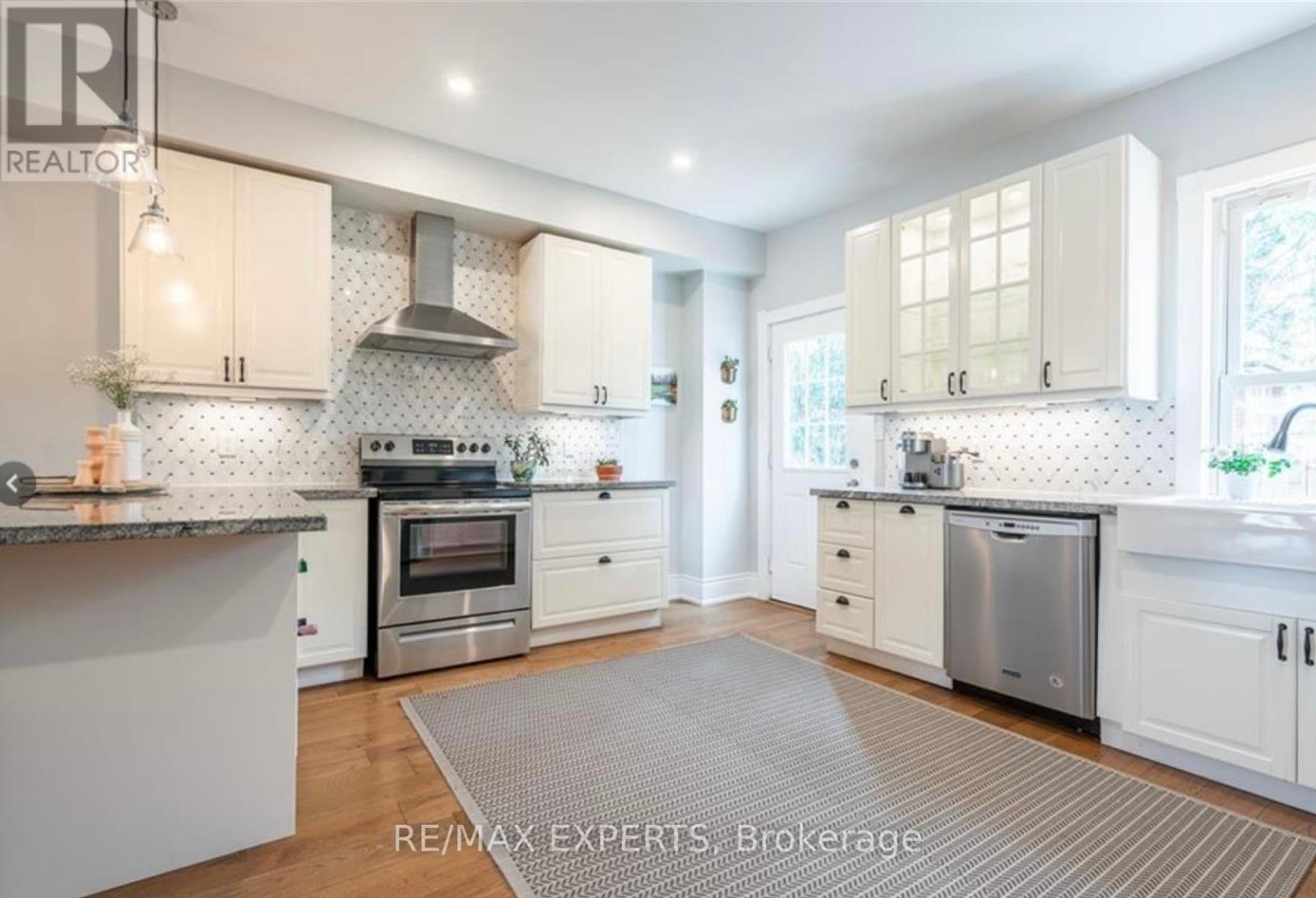 22 Burlington Street E, Hamilton, Ontario  L8L 4G2 - Photo 9 - X12267287