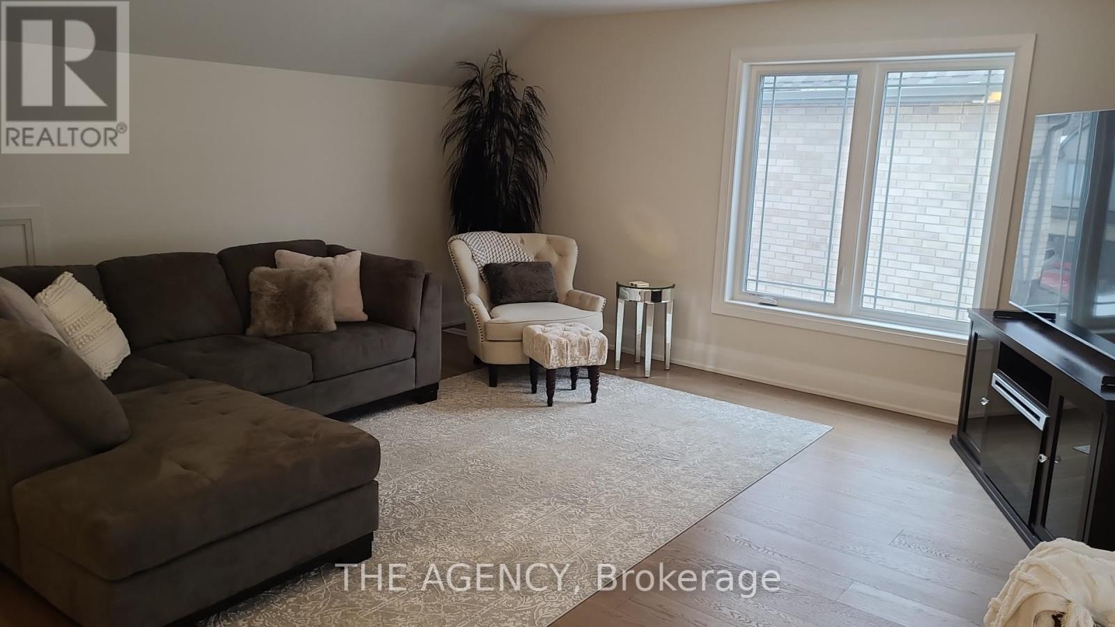 Property at 425 MELLING AVENUE image 4